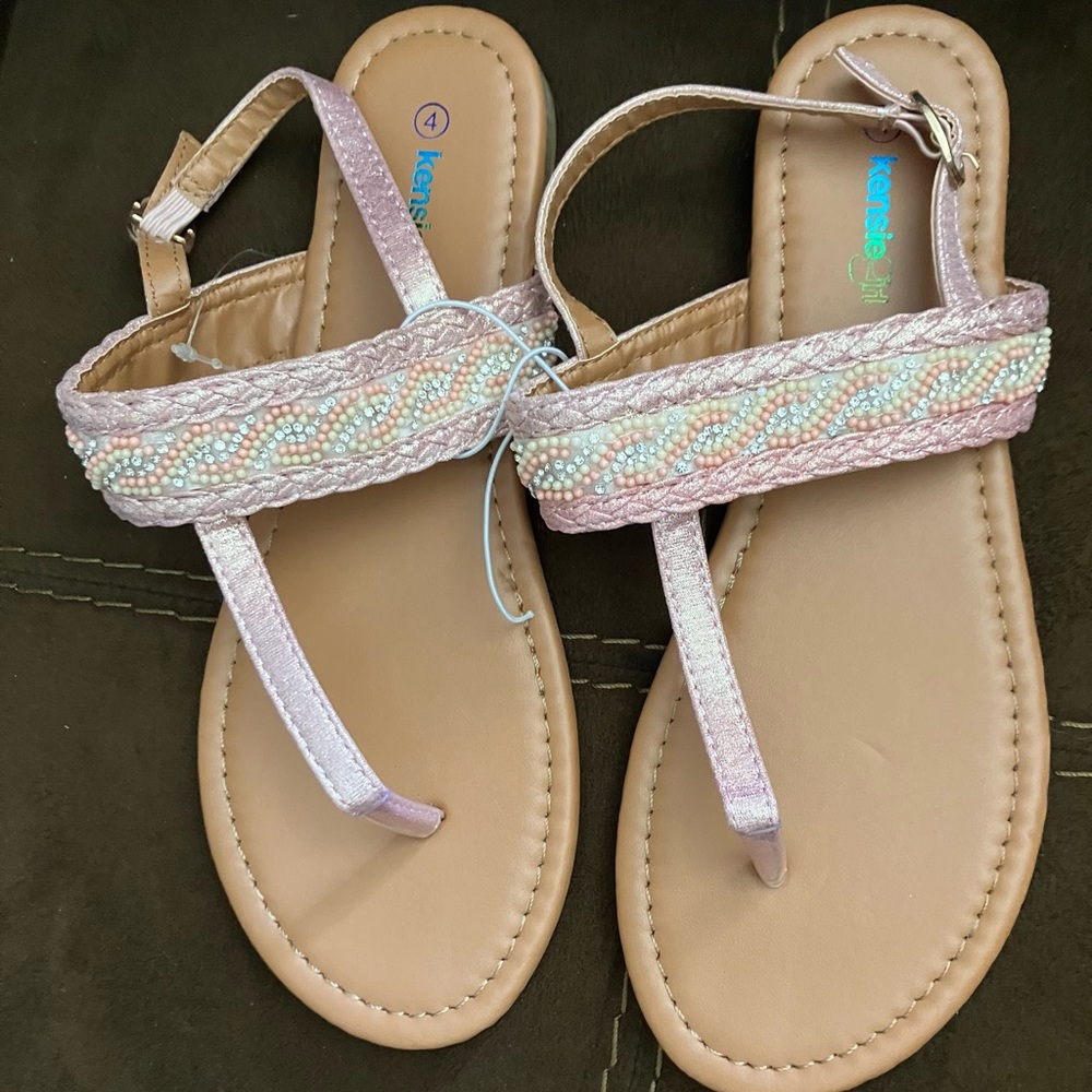 Brand New Kensie girl coral shine colored sandals size 4